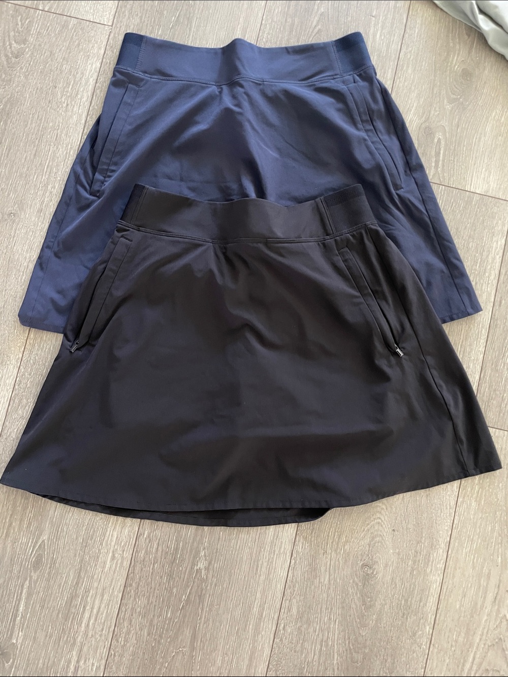 Athleta Women's Navy and Black Athletic Skorts - Dual Pack